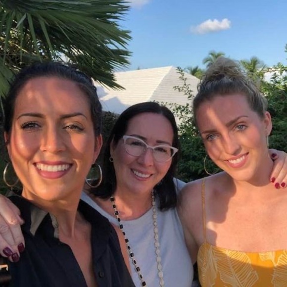 Meet your Posher, Lori - Picture 1 of 1